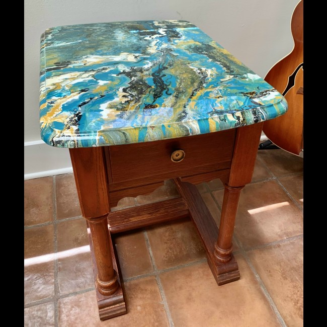 Refurbished end table with resin top